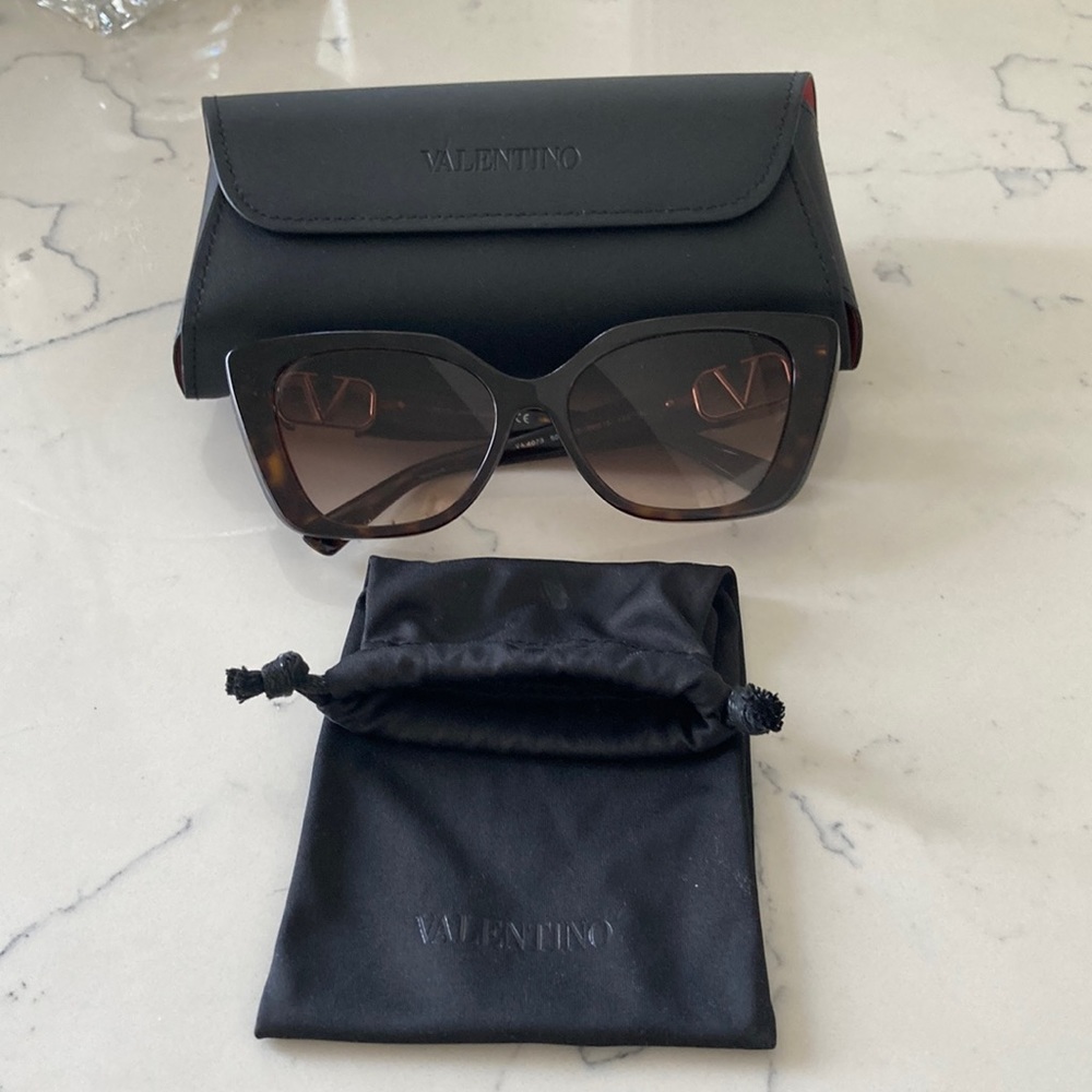 BN VALENTINO SUNGLASSES.